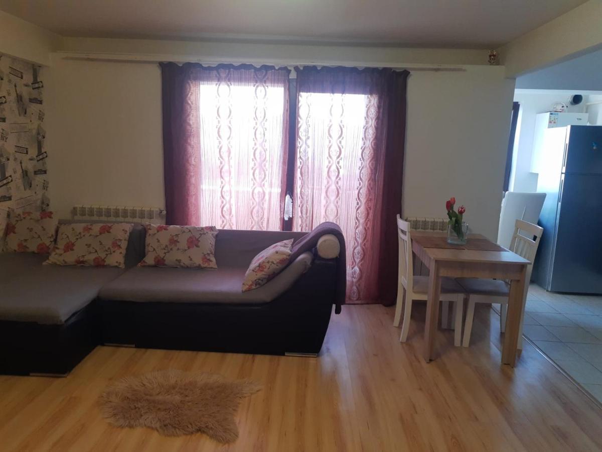 Apartament 3 Camere Râmnicu Vâlcea Kültér fotó